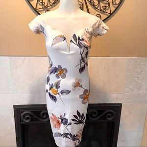 Forever 21 Women’s Deep Plunge Neckline Floral Dress SZ S